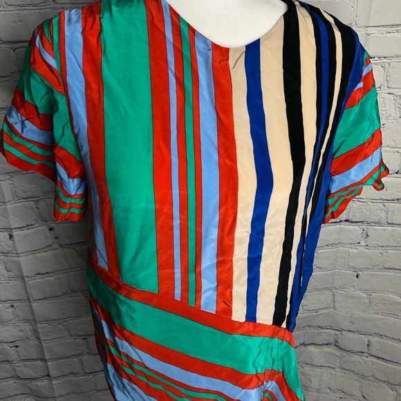 Diane Von Furstenberg Silk Short Sleeve Blouse Med - Picture 2 of 8